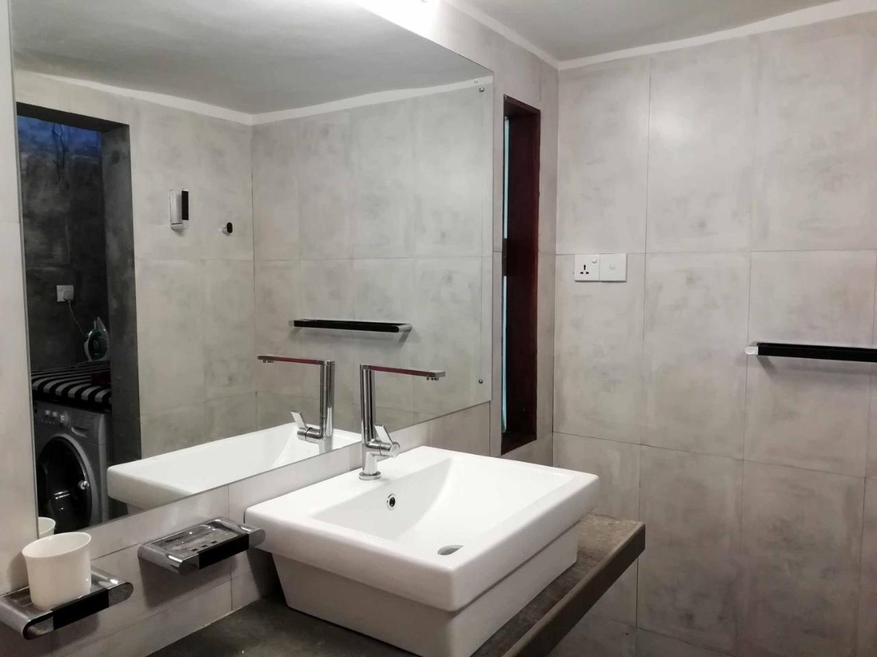 Mitrayu Villa Nugegoda Luaran gambar